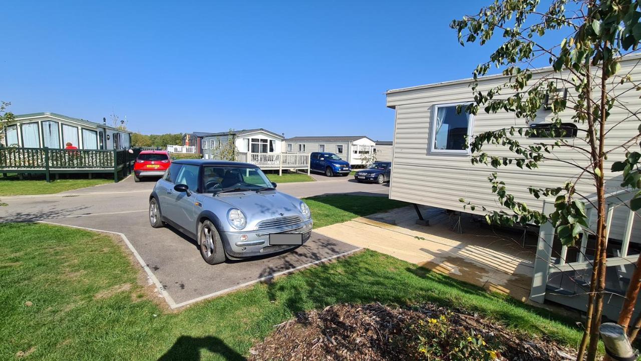 Luxury 2019 8 Berth Caravan With Hot Tub @ Tattershall Lakes Eksteriør billede