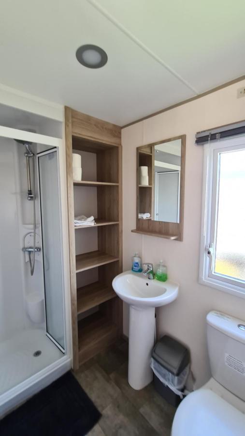 Luxury 2019 8 Berth Caravan With Hot Tub @ Tattershall Lakes Eksteriør billede