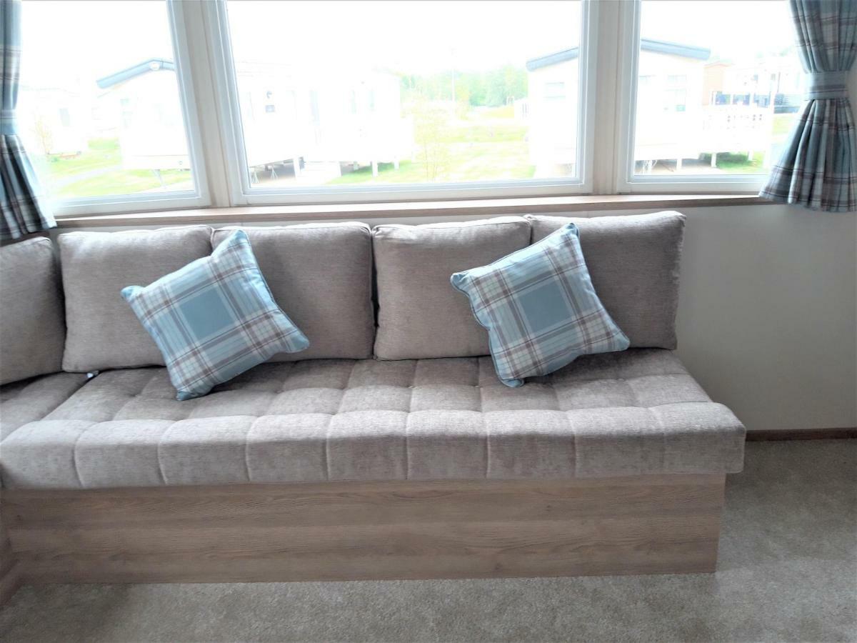 Luxury 2019 8 Berth Caravan With Hot Tub @ Tattershall Lakes Eksteriør billede
